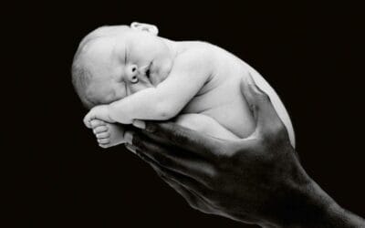 “Anne Geddes Reveals Why She Stopped Taking Her Iconic Photos of Newborns” by My Modern Met